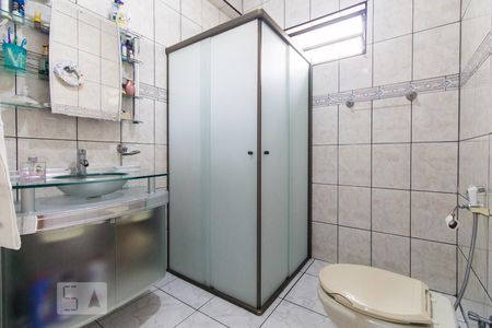 Casa à venda com 195m², 3 quartos e 2 vagasBanheiro