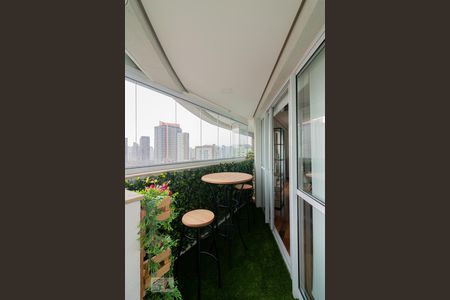 Apartamento à venda com 120m², 2 quartos e 3 vagasVaranda