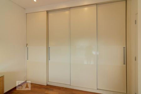 Apartamento à venda com 120m², 2 quartos e 3 vagasSuíte 1