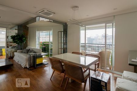 Sala de apartamento à venda com 2 quartos, 120m² em Vila Olímpia, São Paulo
