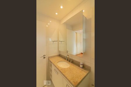 Apartamento à venda com 120m², 2 quartos e 3 vagasBanheiro Suíte 1