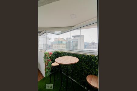 Apartamento à venda com 120m², 2 quartos e 3 vagasVaranda