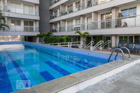 Studio à venda com 32m², 1 quarto e 1 vagaPiscina