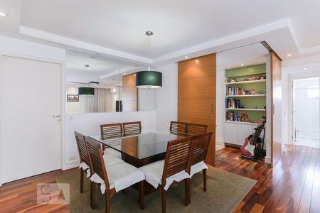 Apartamento à venda com 103m², 2 quartos e 2 vagasSala