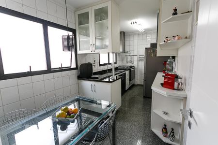 Apartamento à venda com 170m², 3 quartos e 3 vagascozinha 