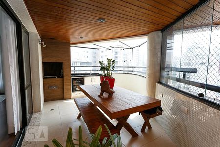 Apartamento à venda com 170m², 3 quartos e 3 vagasVaranda gourmet