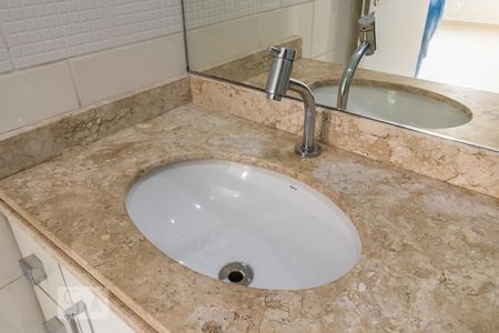 Apartamento para alugar com 73m², 3 quartos e 1 vagaDetalhe do Banheiro Social