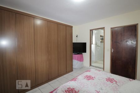 Casa para alugar com 300m², 3 quartos e 3 vagasSuite 