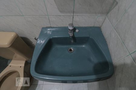 Casa para alugar com 300m², 3 quartos e 3 vagasBanheiro Social - pia