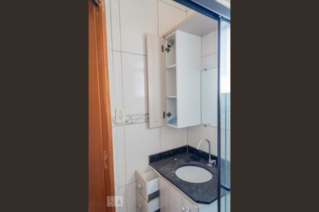 Casa de condomínio para alugar com 109m², 2 quartos e 3 vagasBanheiro da Suíte 1