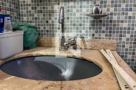 Casa à venda com 182m², 4 quartos e 3 vagasBanheiro Social 1