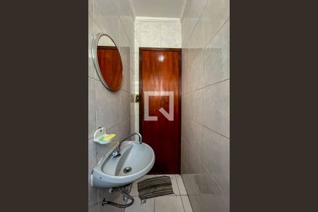 Casa à venda com 182m², 4 quartos e 3 vagasBanheiro Social 2