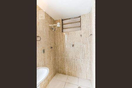 Banheiro de kitnet/studio para alugar com 1 quarto, 27m² em Vila Buarque, São Paulo