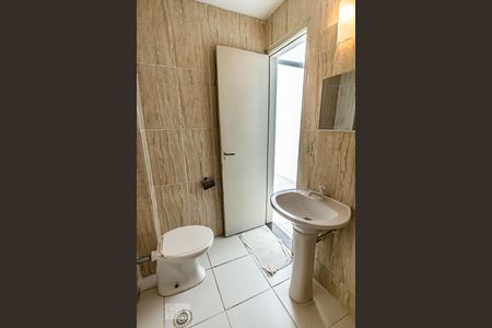 Banheiro de kitnet/studio para alugar com 1 quarto, 27m² em Vila Buarque, São Paulo