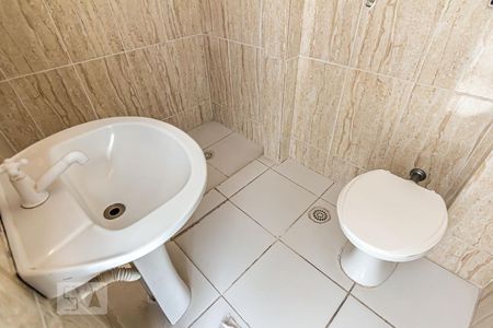 Banheiro de kitnet/studio para alugar com 1 quarto, 27m² em Vila Buarque, São Paulo