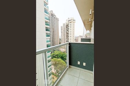 Varanda da sala de apartamento para alugar com 1 quarto, 50m² em Alphaville Industrial, Barueri
