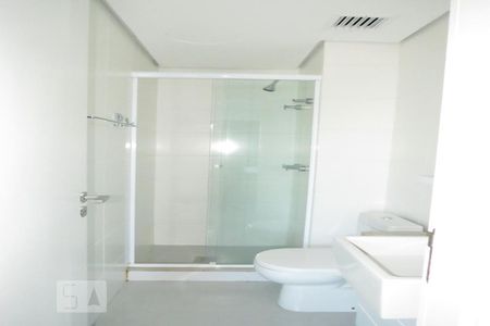 Banheiro de kitnet/studio para alugar com 1 quarto, 38m² em Praia de Belas, Porto Alegre