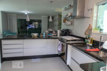 Casa de condomínio à venda com 500m², 4 quartos e 2 vagasCozinha