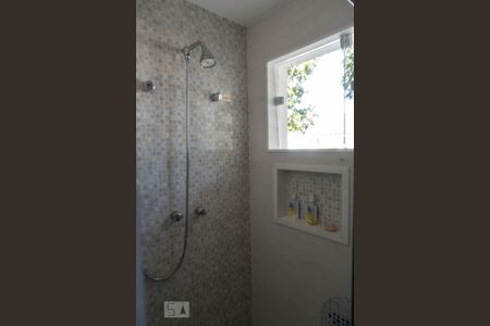 Casa de condomínio à venda com 500m², 4 quartos e 2 vagasBanheiro 1