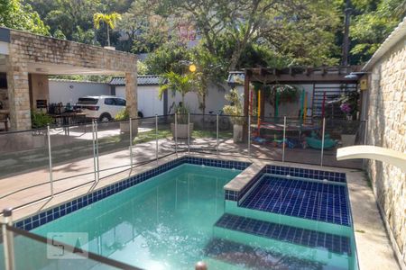 Casa de condomínio à venda com 500m², 4 quartos e 2 vagasÁrea Externa