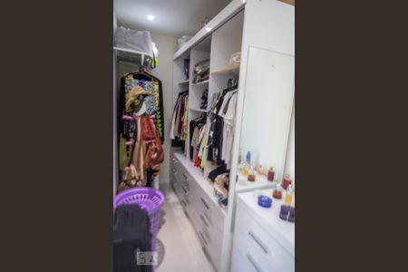 Casa de condomínio à venda com 500m², 4 quartos e 2 vagasCloset Suite 1