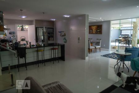 Sala/Cozinha de casa de condomínio à venda com 4 quartos, 500m² em Vargem Pequena, Rio de Janeiro