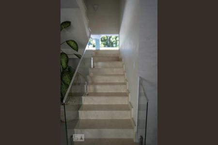 Escadas de casa de condomínio à venda com 4 quartos, 500m² em Vargem Pequena, Rio de Janeiro