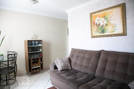 Sala de apartamento à venda com 3 quartos, 73m² em Vila Carmosina, São Paulo