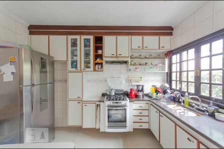 Casa à venda com 313m², 3 quartos e 3 vagas Casa à venda com 313m², 3 quartos e 3 vagasCozinha