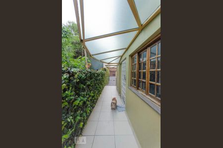 Casa à venda com 313m², 3 quartos e 3 vagas Casa à venda com 313m², 3 quartos e 3 vagasCorredor Lateral