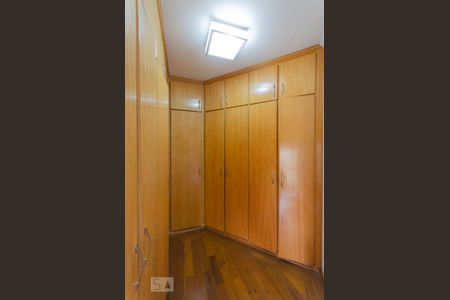 Casa à venda com 313m², 3 quartos e 3 vagas Casa à venda com 313m², 3 quartos e 3 vagasCloset Suíte