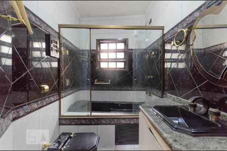 Casa à venda com 313m², 3 quartos e 3 vagas Casa à venda com 313m², 3 quartos e 3 vagasBanheiro Suíte