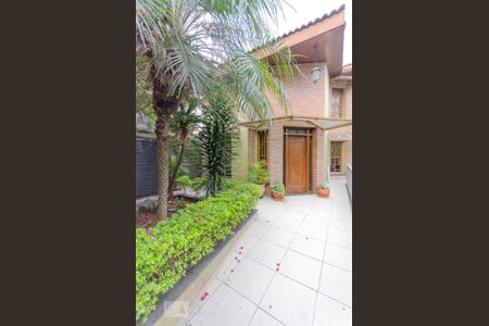 Casa à venda com 313m², 3 quartos e 3 vagas Casa à venda com 313m², 3 quartos e 3 vagasEntrada