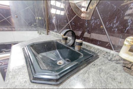 Casa à venda com 313m², 3 quartos e 3 vagas Casa à venda com 313m², 3 quartos e 3 vagasBanheiro Suíte