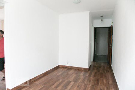 Sala de apartamento à venda com 2 quartos, 48m² em Vila Carmosina, São Paulo