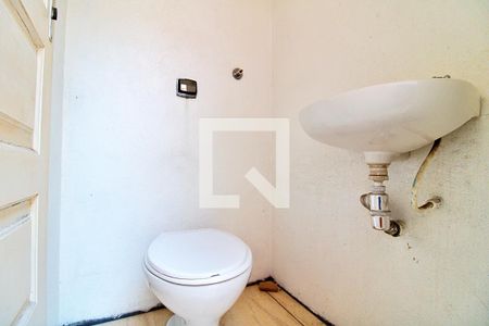 Casa para alugar com 98m², 2 quartos e 1 vaga Casa para alugar com 98m², 2 quartos e 1 vagaBanheiro de Serviço