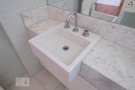 Apartamento para alugar com 156m², 3 quartos e 4 vagasSuíte 3 - Banheiro