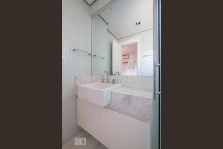 Apartamento para alugar com 156m², 3 quartos e 4 vagasSuíte 3 - Banheiro