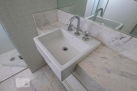 Apartamento para alugar com 156m², 3 quartos e 4 vagasSuíte 2 - Banheiro