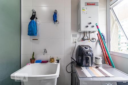 Apartamento à venda com 64m², 2 quartos e 1 vagaÁrea de Serviço