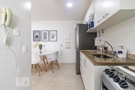 Apartamento à venda com 64m², 2 quartos e 1 vagaCozinha