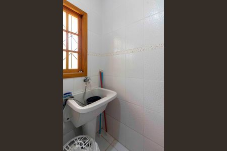 Casa à venda com 180m², 3 quartos e 2 vagasÁrea de Serviço