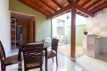 Casa à venda com 180m², 3 quartos e 2 vagasÁrea Gourmet