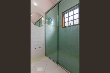 Casa à venda com 180m², 3 quartos e 2 vagasBanheiro Corredor