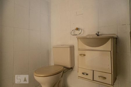 Casa para alugar com 90m², 2 quartos e 2 vagas Casa para alugar com 90m², 2 quartos e 2 vagasBanheiro