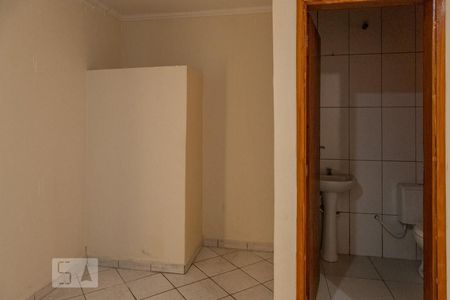 Casa para alugar com 90m², 2 quartos e 2 vagas Casa para alugar com 90m², 2 quartos e 2 vagasSuíte