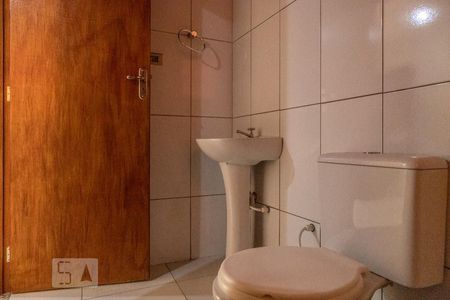 Casa para alugar com 90m², 2 quartos e 2 vagas Casa para alugar com 90m², 2 quartos e 2 vagasBanheiro da Suíte