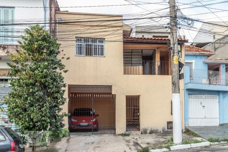 Casa para alugar com 90m², 2 quartos e 2 vagas Casa para alugar com 90m², 2 quartos e 2 vagasFachada