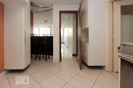 Apartamento para alugar com 120m², 2 quartos e 2 vagasCozinha