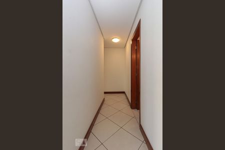 Corredor de apartamento para alugar com 2 quartos, 120m² em Cerqueira César, São Paulo